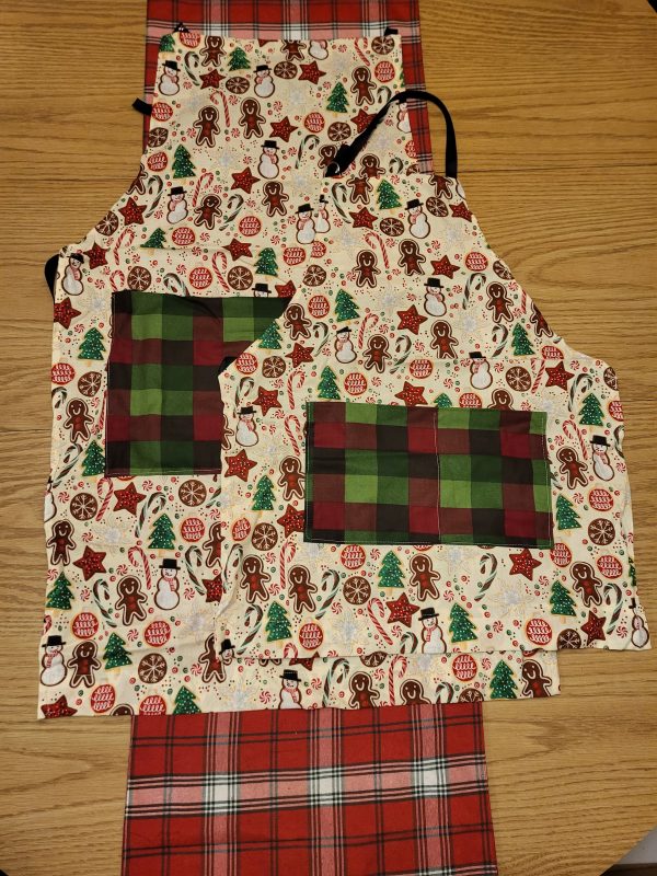 Mom and Me Holiday Apron Set
